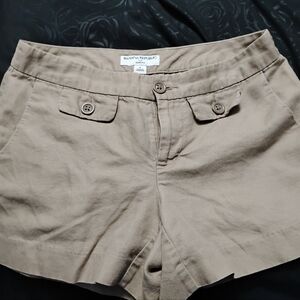Banana Republic Women's Cargo Shorts in Tan